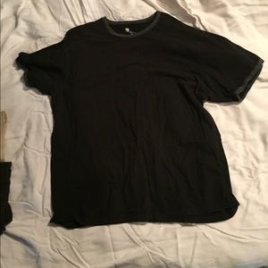 New GAP BLACK AND GRAY T-SHIRT